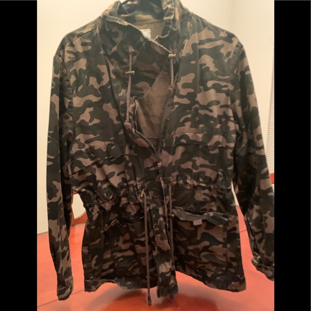 Kensie XL Camo Jacket.